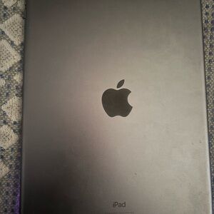 Apple iPad Space Gray Tablet